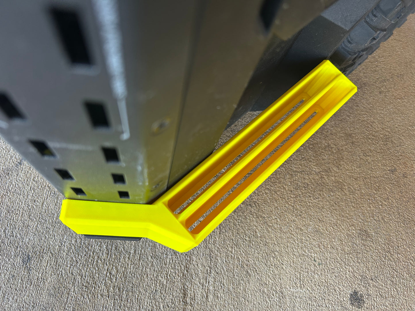 TrackSaw Clip