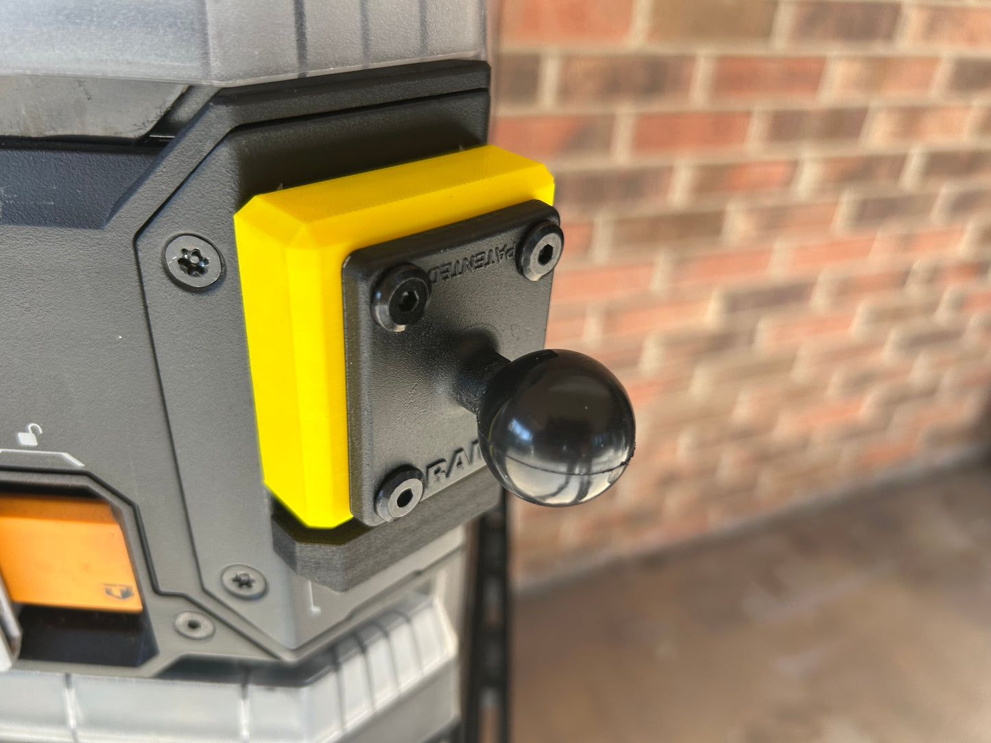 RAM® AMPS Ball Adapter Plate Clip